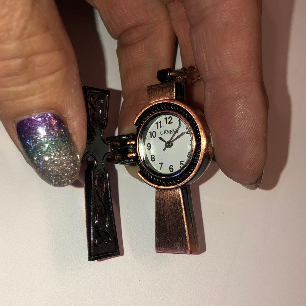Cross Pendant Watch - Picture 4 of 4